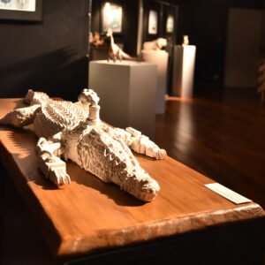 sculpture-crocodile